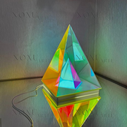 Lampada tavolo piramide - da,